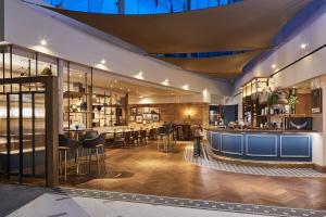 London Marriott Hotel Kensington - Rooms and Accommodations