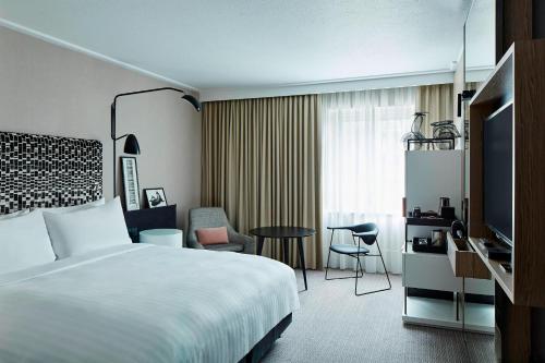 London Marriott Maida Vale - Dining and Amenities