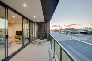 Luxury Four Bedroom Apartment With Swimming Pool - Guest Ratings and Reviews