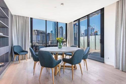 Luxury Penthouse With Astonishing Bay and City Views - Unparalleled Views