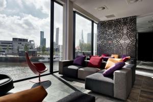 Mainport Hotel Rotterdam, Curio Collection by Hilton - Accommodations and Amenities