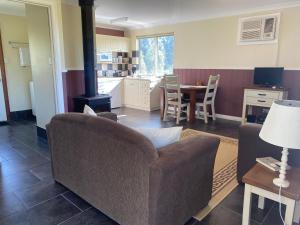 Manyat Peak Cottages Carnaby - Location and Accessibility