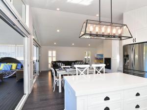 Margarets Hamptons Beach House - Accommodation Details