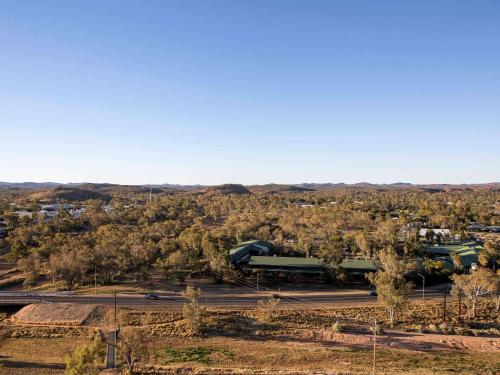 Mercure Alice Springs Resort - Room Amenities and Features