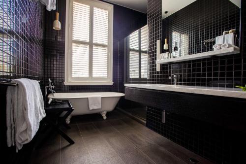 Middle Park Hotel - Location and Accessibility