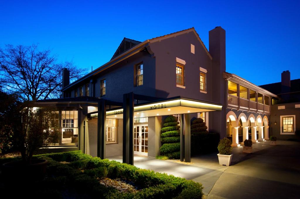Best Hotels In Hepburn Springs