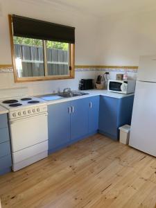 Moana Beach Sunset Holiday Accommodation A - Accommodation Details