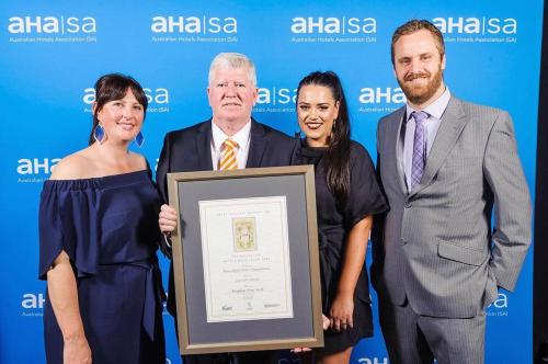 Morphett Arms Hotel - Location and Accessibility