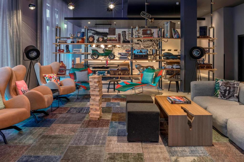 Moxy London Stratford - Convenient Location