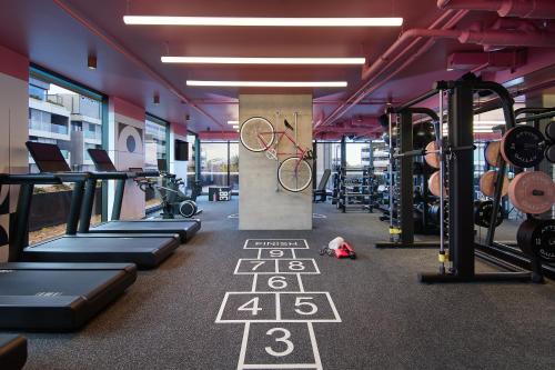 Moxy Sydney Airport - Facilities and Amenities