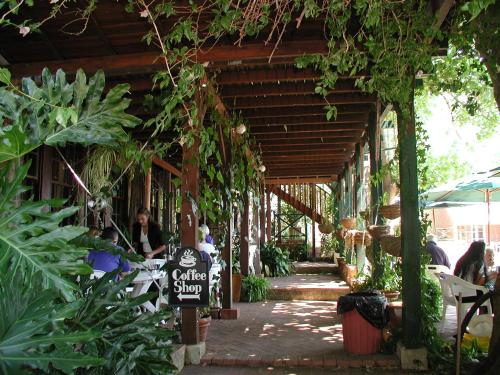 Mundaring Weir Hotel - Accommodation Details