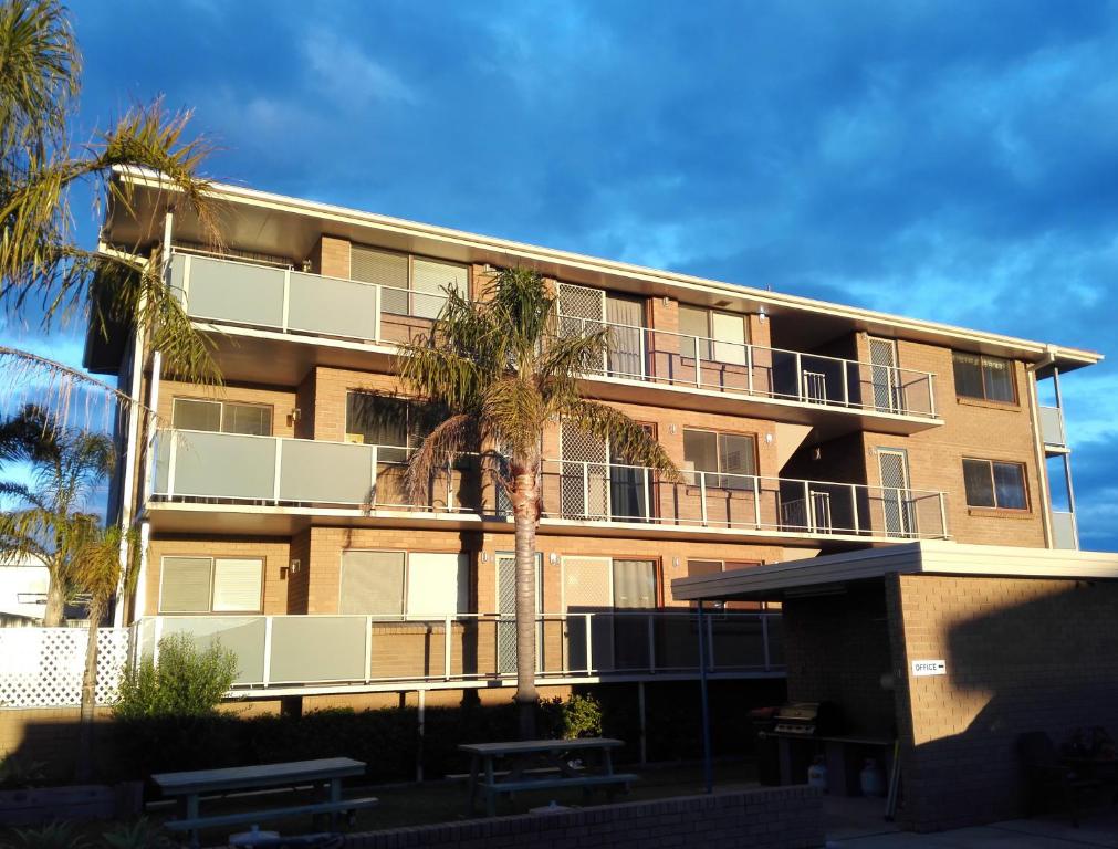 Narooma Palms Holiday Apartments - Apartment Configurations