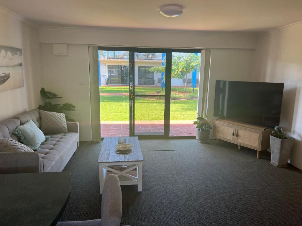 Nautilus Hamptons Style Luxury Beach Apartment Merimbula Review