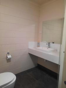 Neerim South Hotel - Guest Ratings