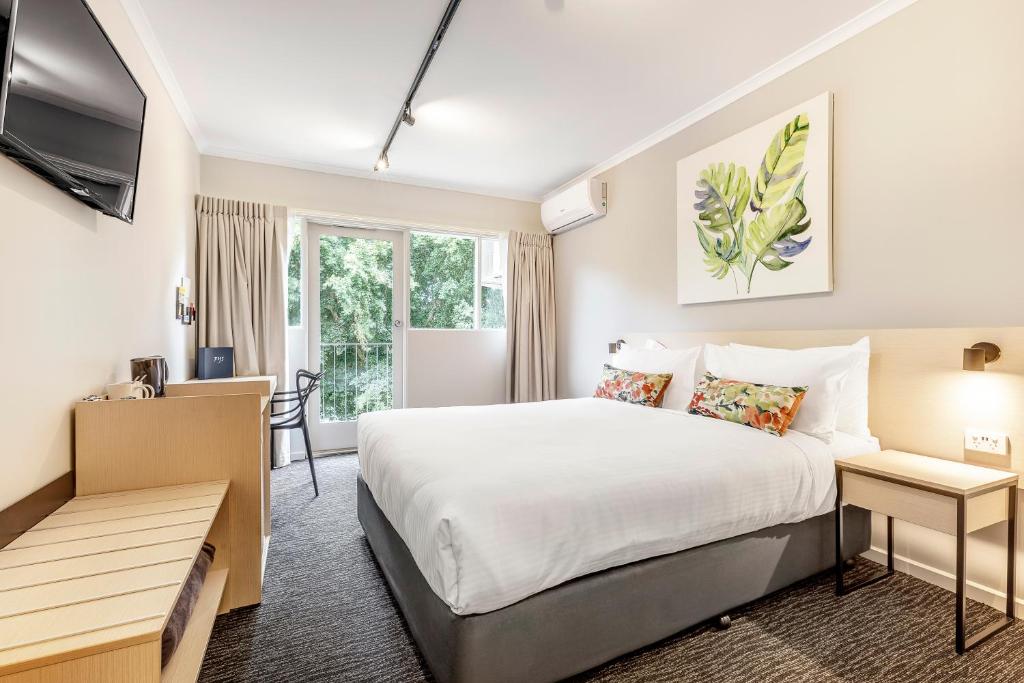 Nightcap at Findon Hotel Review