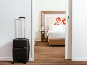 Novotel Melbourne Glen Waverley - Room Features and Amenities