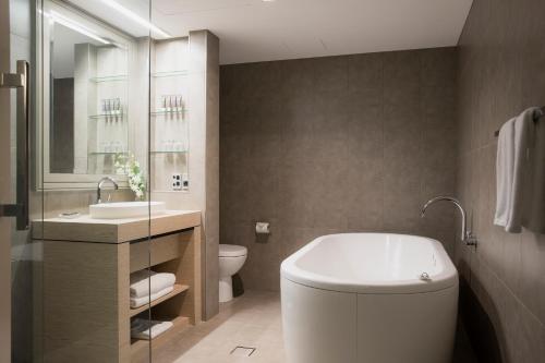 Novotel Melbourne On Collins Review - Amenities and Facilities