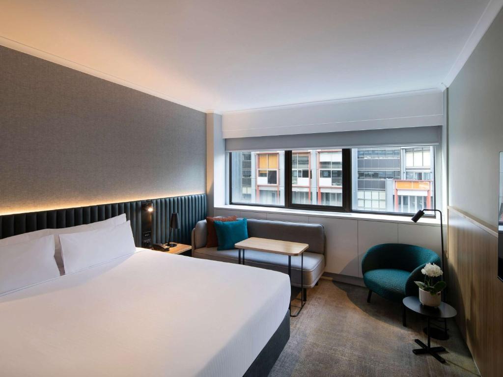 Novotel Sydney City Centre - Modern Rooms and Spacious Accommodations