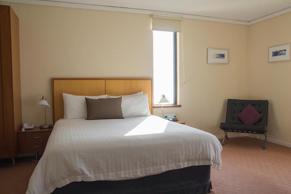 Ocean Beach Hotel Review