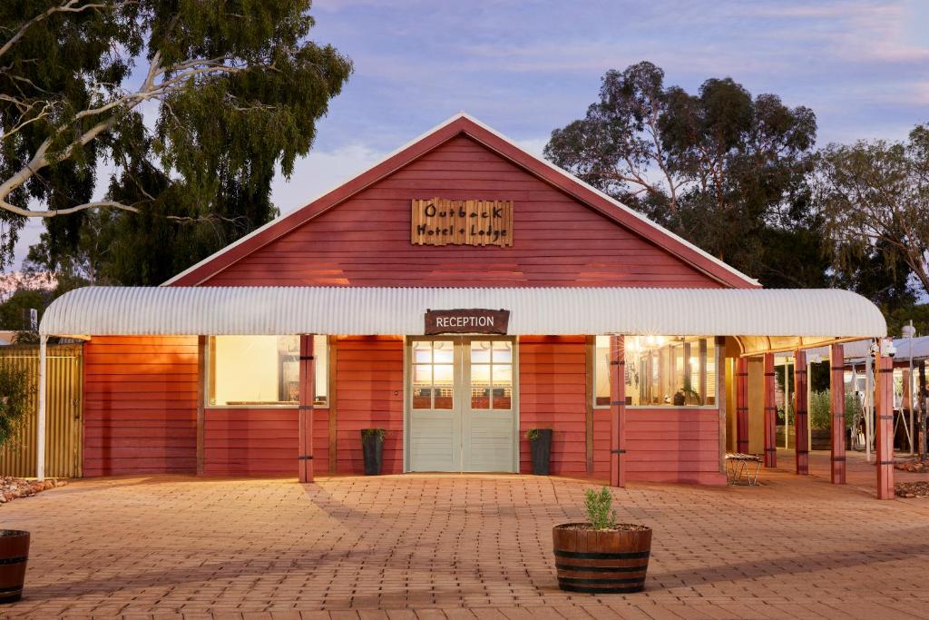 Outback Lodge Review