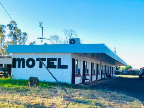 OXFORD HOTEL MOTEL - Facilities and Services