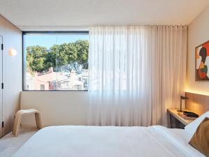 Oxford House - Room Types and Amenities