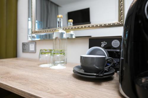 Park Avenue J Hotel London Hyde Park - Accessibility and Transportation