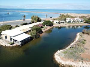Pelican Point Waterfront Resort Formerly Carnarvon Beach Retreat - Guest Experience and Ratings