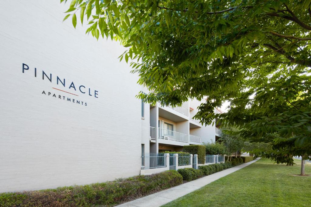 Pinnacle Apartments Review