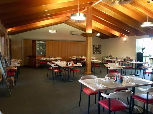 Quality Inn Carriage House - Room Types and Features