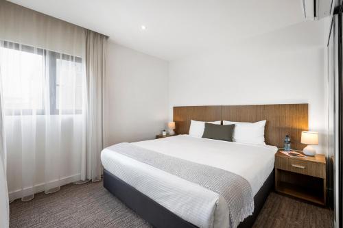 Quest Ivanhoe - Convenient Location
