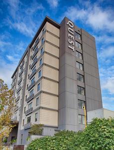 Quest Mascot - Accommodation Features