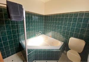 Railway Hotel Motel Peterborough - Accommodation Details