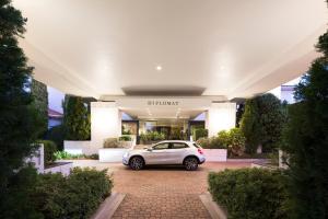 Ramada Diplomat Canberra - Accommodations and Amenities