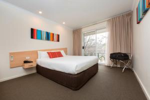 Ramada Encore Belconnen - Room Types and Amenities