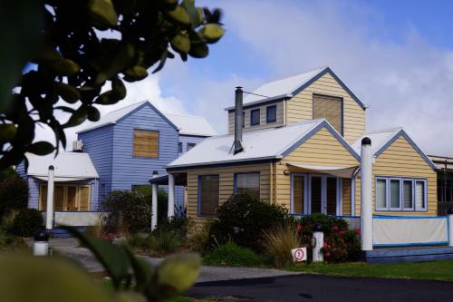 Rayville Boat Houses - Accommodation Options and Features