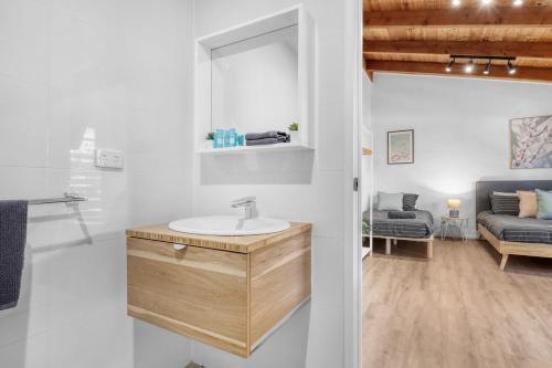 Recharge in Waurn Ponds - Convenient Location