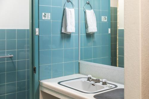 Red Carpet Motel - Accommodation Options
