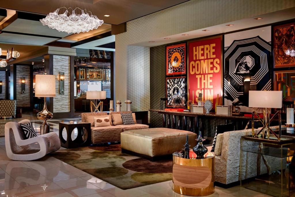 Renaissance Phoenix Downtown Hotel - Amenities and Facilities