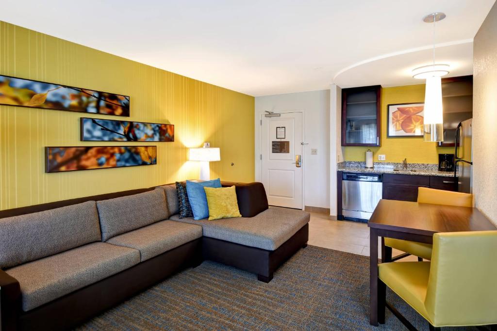 Residence Inn by Marriott Springfield Chicopee - Location and Accessibility