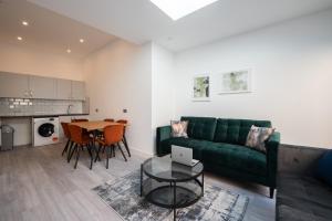 Richmond by Capital - Convenient Location