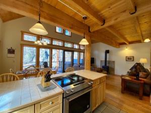 Rivers Edge Resort - Accommodation Details