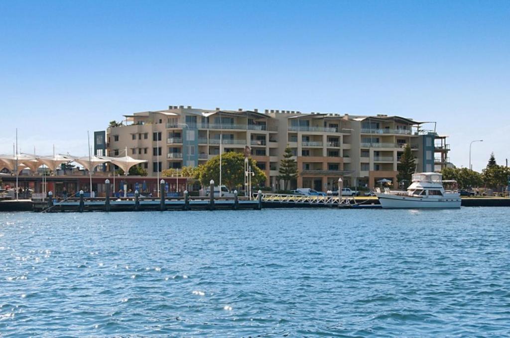 Riverside Holiday Apartments Review