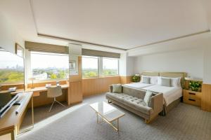 Royal Lancaster London - Accommodation and Room Amenities