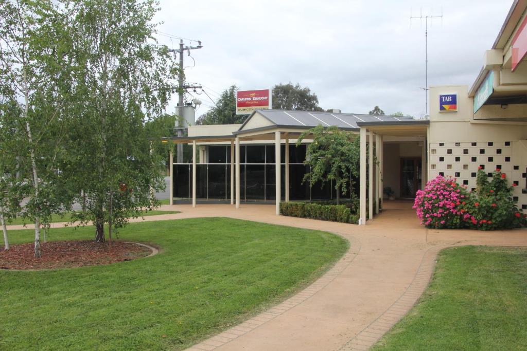 Rubicon Hotel Motel - Location and Accessibility