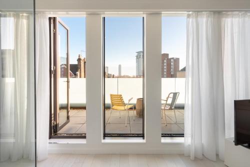Ruby Lucy Hotel London - Amenities and Facilities