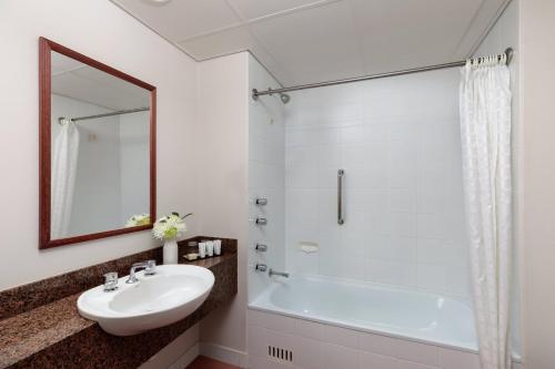 Rydges Bankstown - Dining Options