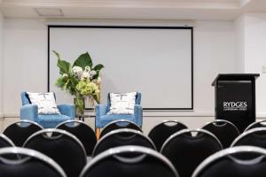 Rydges Camperdown - Location and Accessibility