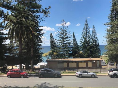 Seabreeze Beach Hotel - Excellent Location