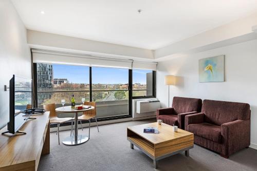 Seasons Heritage Melbourne - Location and Accessibility